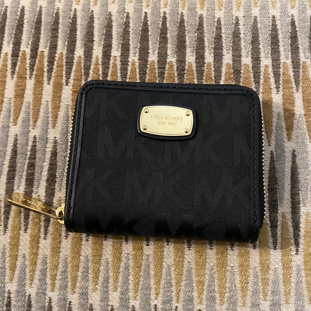 Michael Kors zip around small wallet